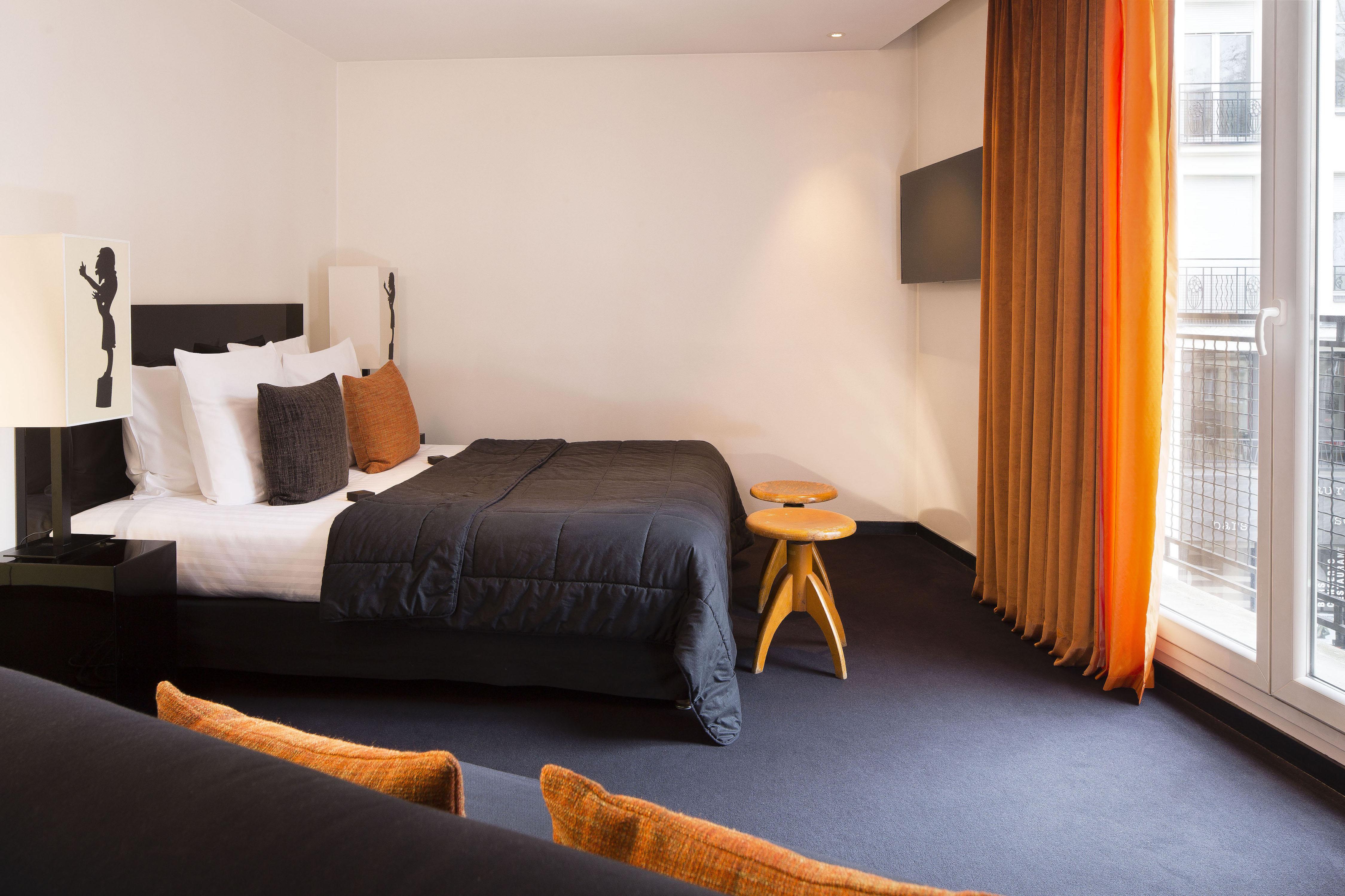Hotel Le Chat Noir Parigi Esterno foto
