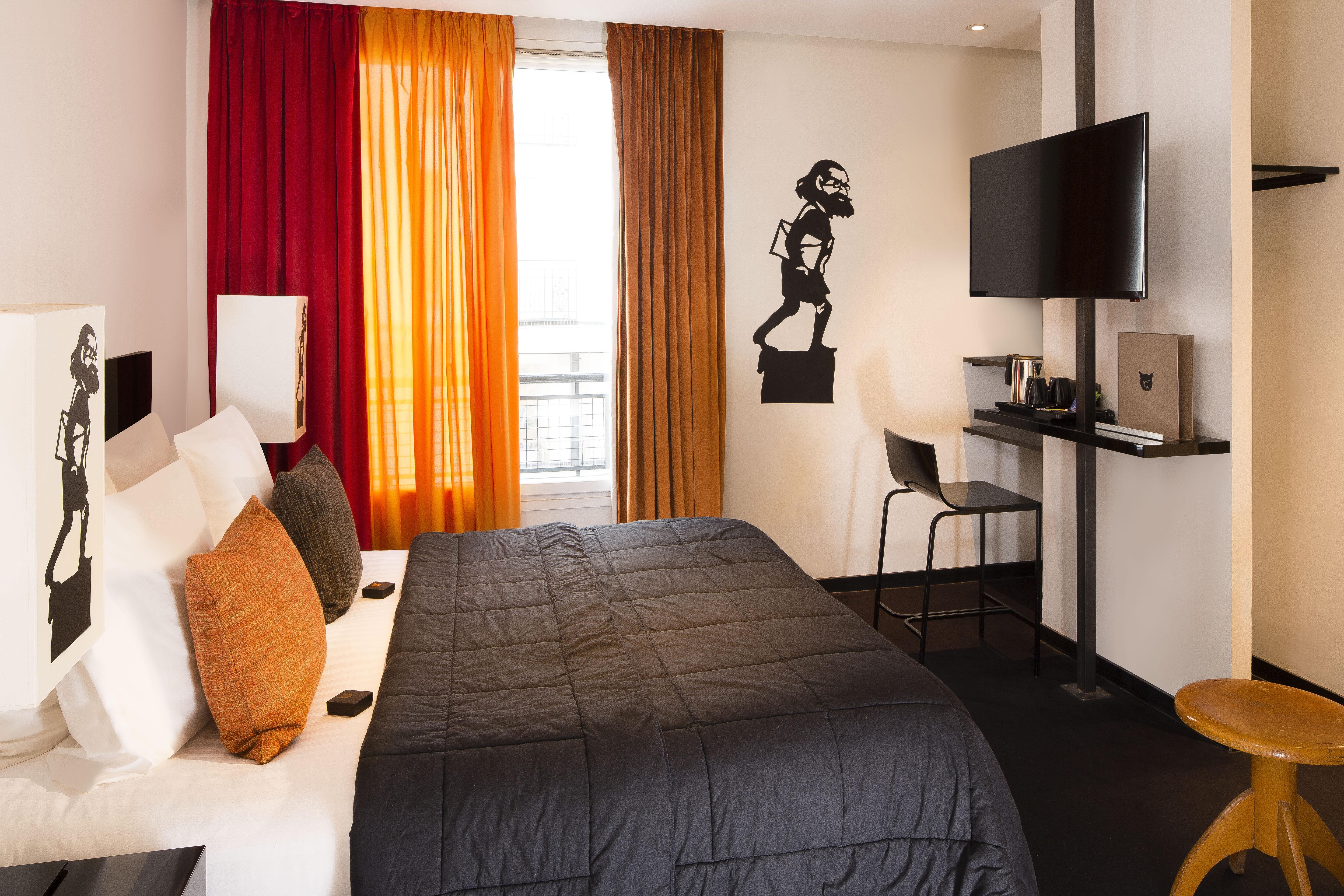 Hotel Le Chat Noir Parigi Esterno foto