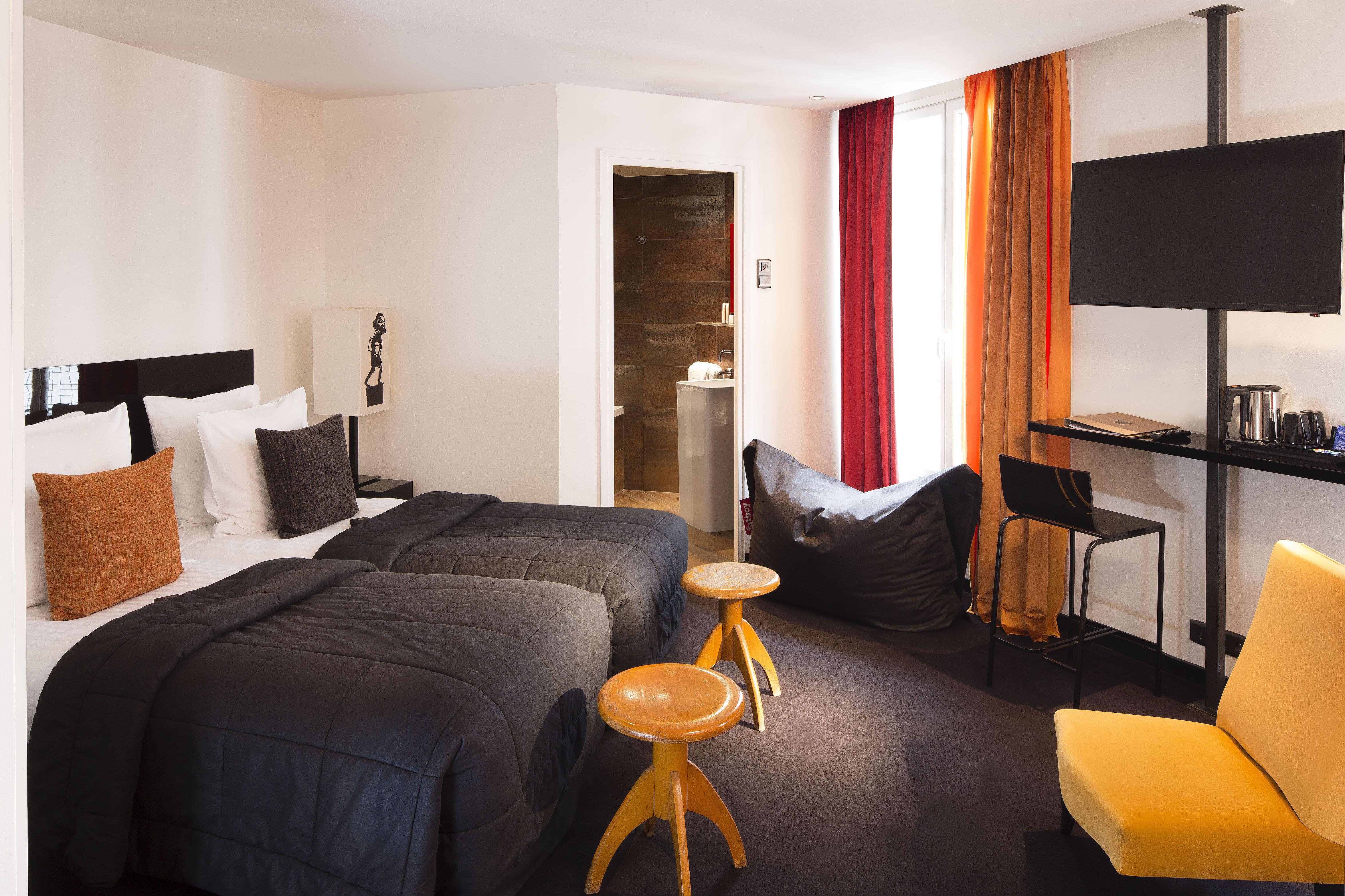 Hotel Le Chat Noir Parigi Esterno foto