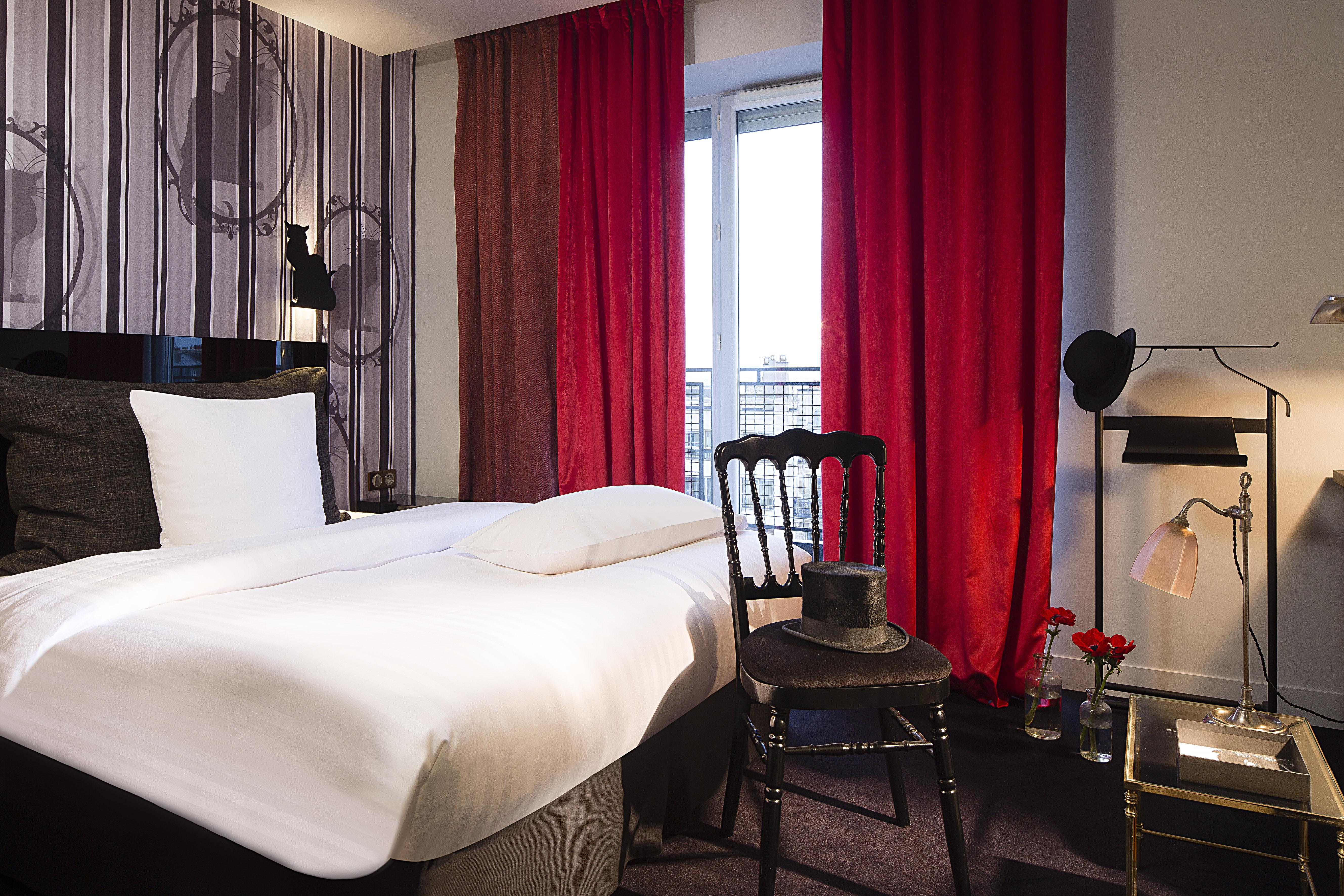 Hotel Le Chat Noir Parigi Esterno foto