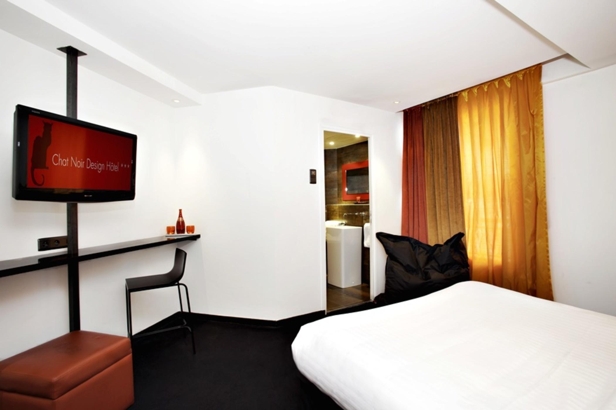 Hotel Le Chat Noir Parigi Esterno foto