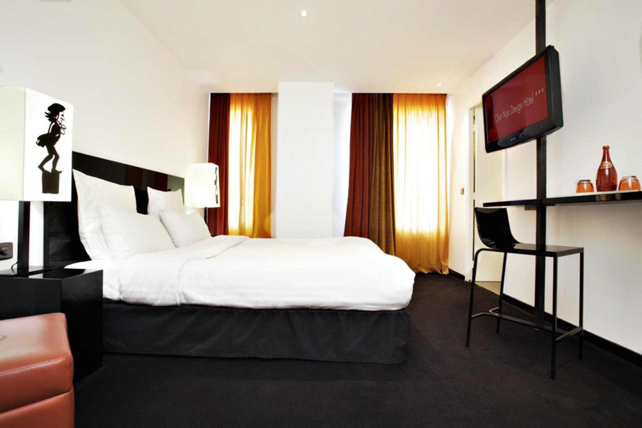 Hotel Le Chat Noir Parigi Esterno foto