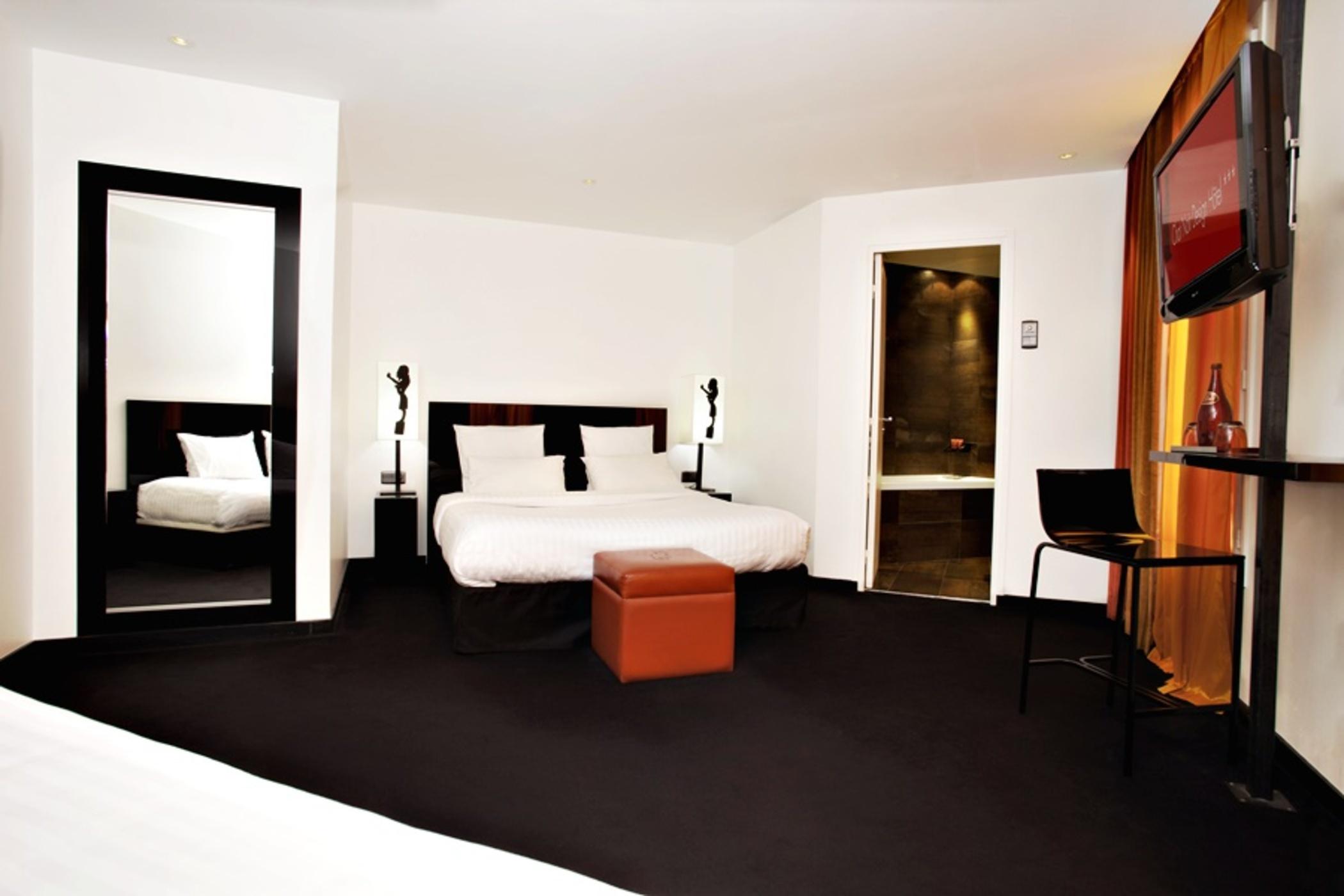 Hotel Le Chat Noir Parigi Esterno foto