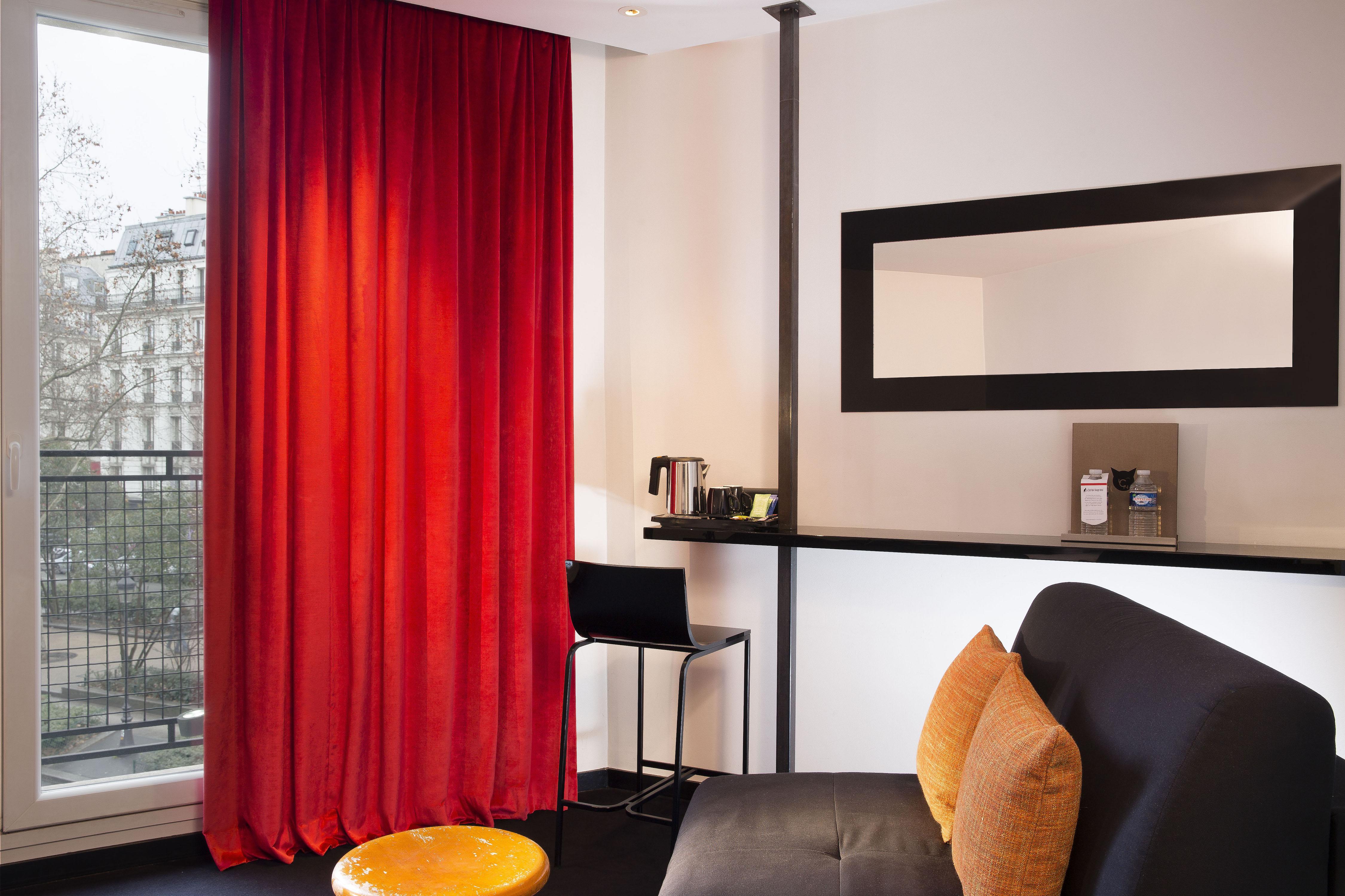 Hotel Le Chat Noir Parigi Esterno foto