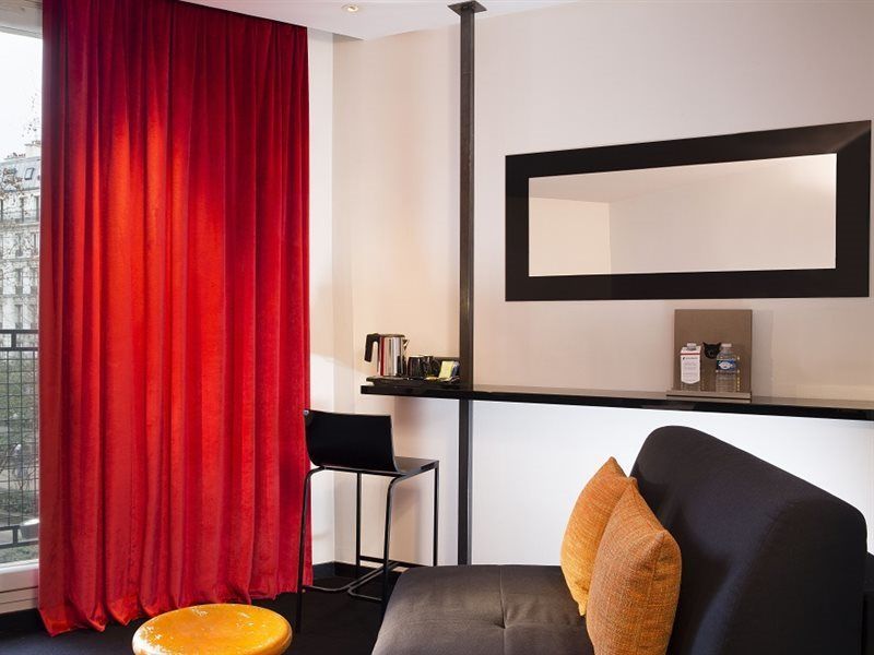 Hotel Le Chat Noir Parigi Esterno foto