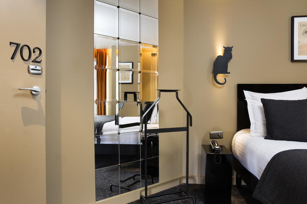Hotel Le Chat Noir Parigi Esterno foto