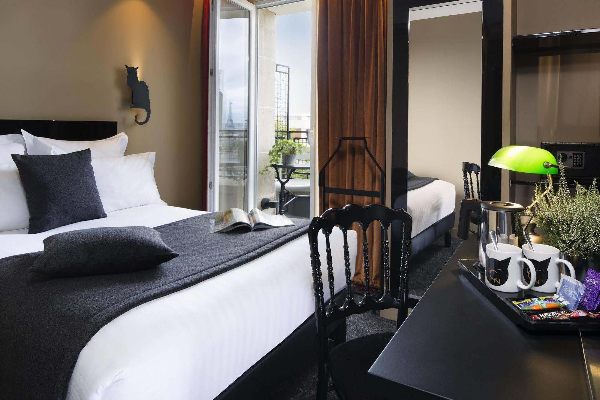 Hotel Le Chat Noir Parigi Esterno foto
